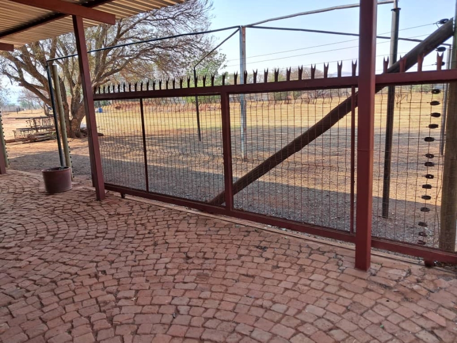 5 Bedroom Property for Sale in Rietfontein A H North West
